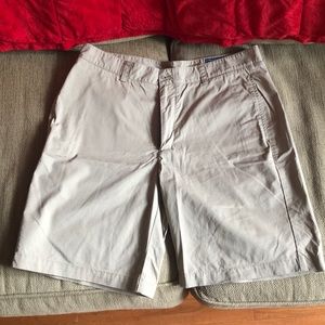 Vineyard Vines khaki shorts. Size 34.